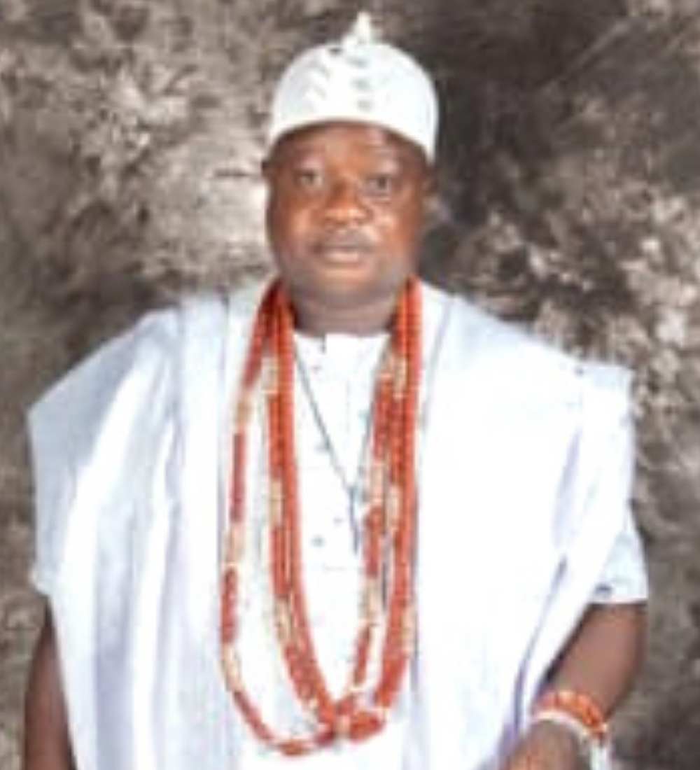 <strong>His Royal Highness, Oba Oluwadamilare Ojo Omobire Iluku</strong>